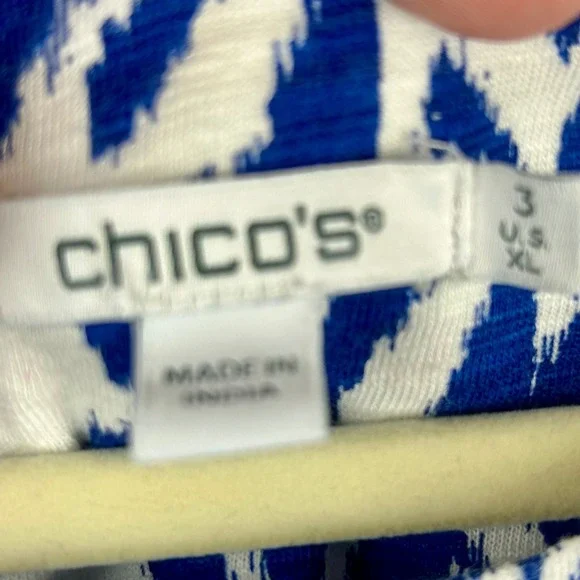 Chicos Size 3 XL Blue White Ikat Print Puff Sleeve Top Shirt Cotton Blend Boho‎ - Picture 7 of 8